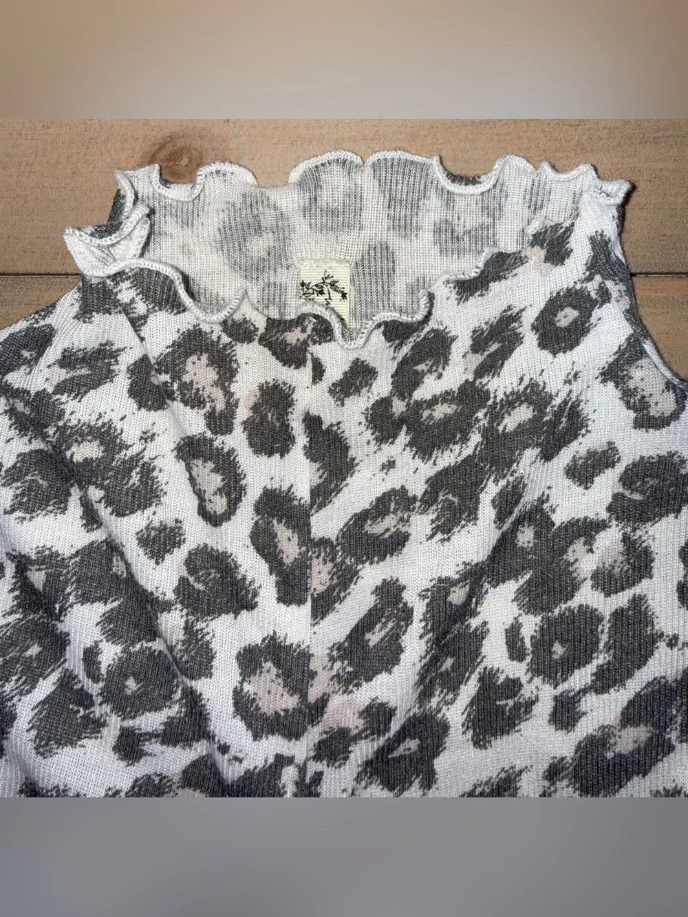 Free People Black & White Leopard Ruched Long-Sleeve Top Size Small